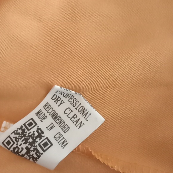 Dress - Picture 5 of 10